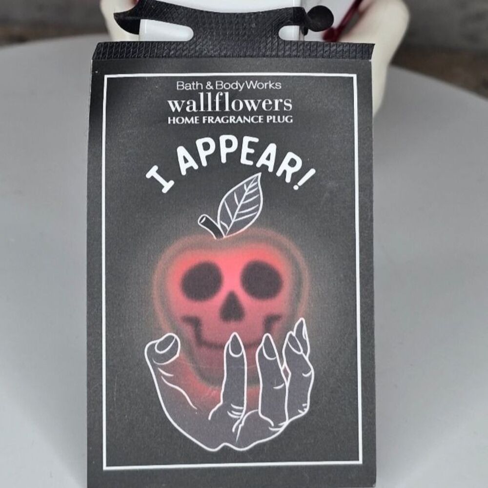NWT Bath and Body Works Halloween Wicked Apple Wallflower
